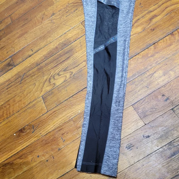 Victoria's Secret PINK Ultimate size sx/TP Mesh Cut Out High Rise Leggings/ Pant - Picture 4 of 17